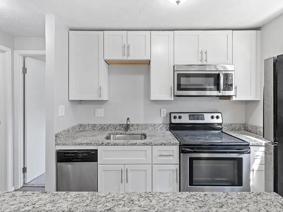 3501 Clinton Ave #103