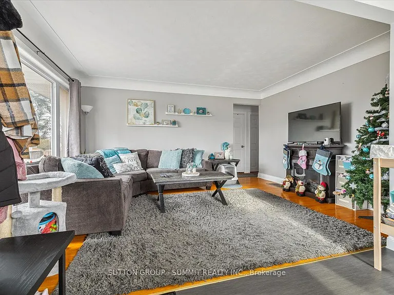 9 Grenadier Dr #UPPER — Photo 7