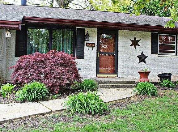 2nd image of 1908 Belmont Blvd