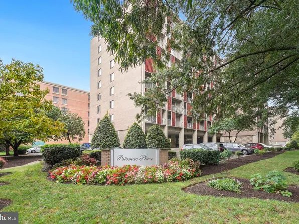 800 4th St SW APT N818, Washington, DC 20024