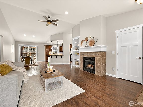4th image of 5566 Fisher Place