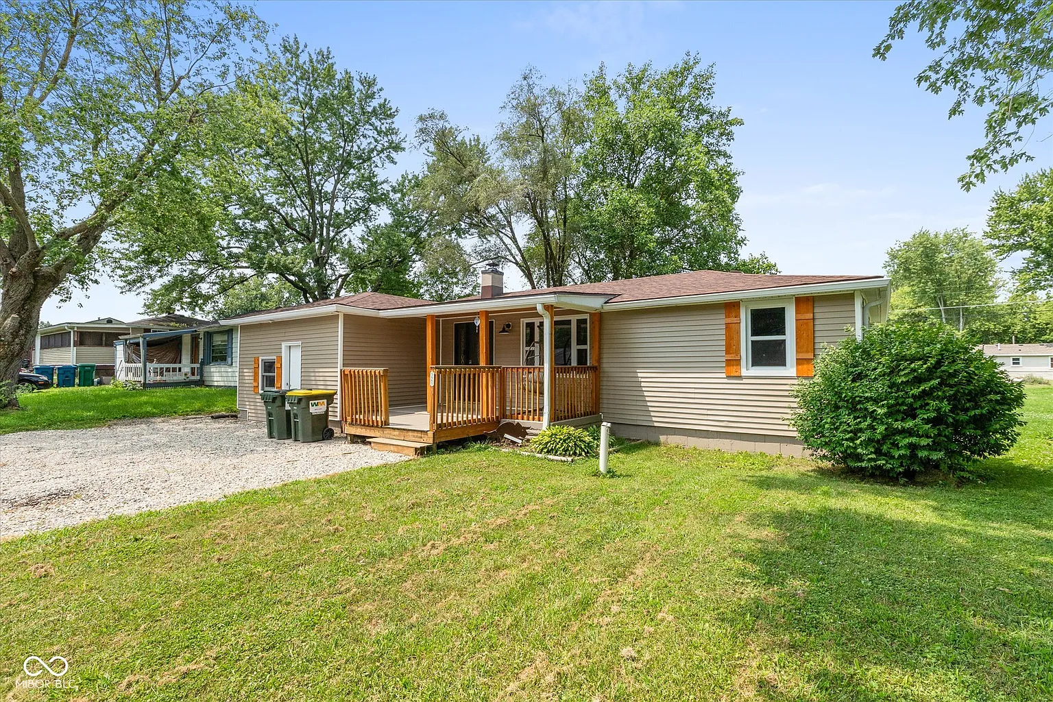 5661 N Clover Elm Dr photo 1
