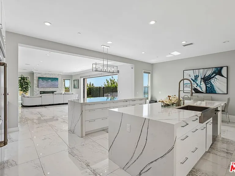 20254 Liverpool Way — Photo 13