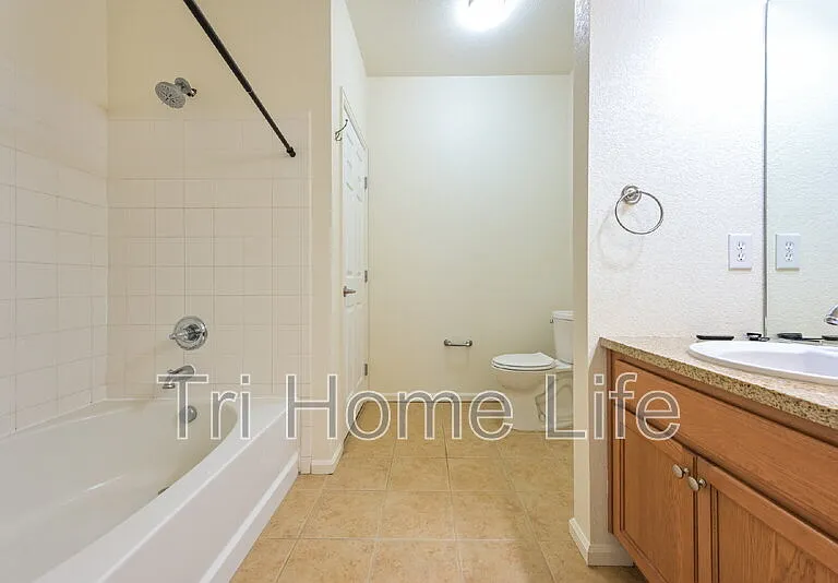 17209 Wilde Ave #303 — Photo 8