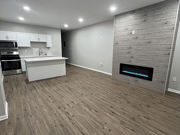 2nd image of 3619 Fir St #1S-1