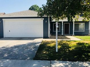 728 Foxglove Ave, Newman, CA 95360
