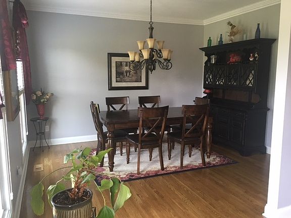4th image of 107 Keeneland Ct