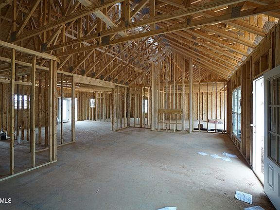 5th image of 607 Bedford Ct