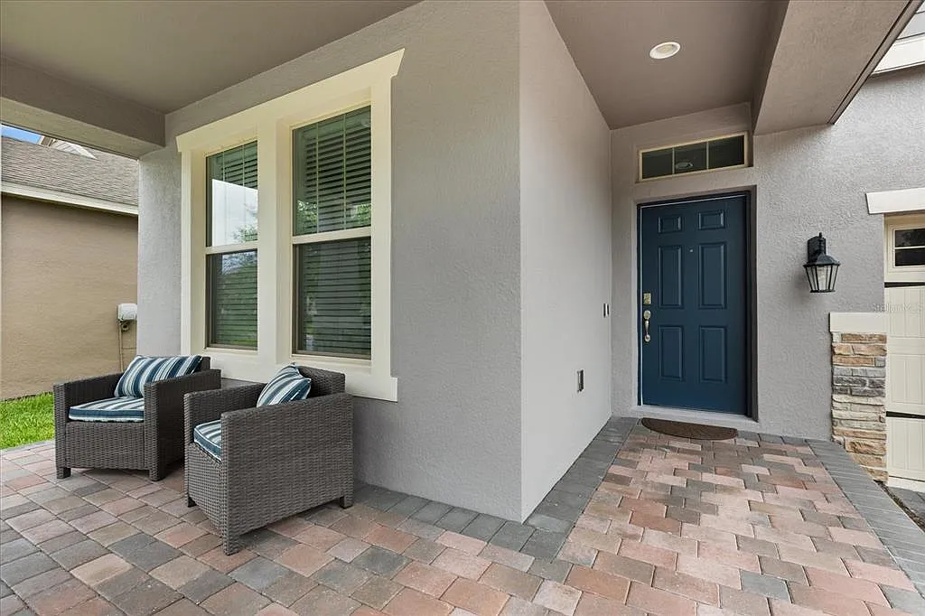 5 bed, 4.0 bath, 2840 sqft, $4,950 — Photo 2