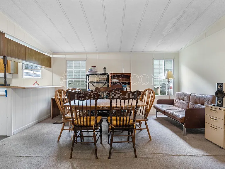1061 Center St NW #C — Photo 3