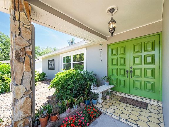 4th image of 25 Harbor Woods Cir