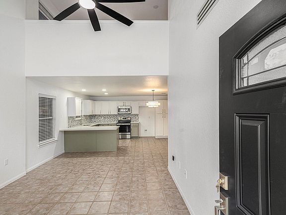 4th image of 211 Hunt Rd APT 211