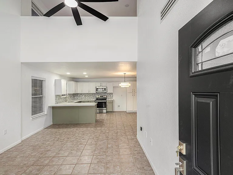 211 Hunt Rd #211 — Photo 4