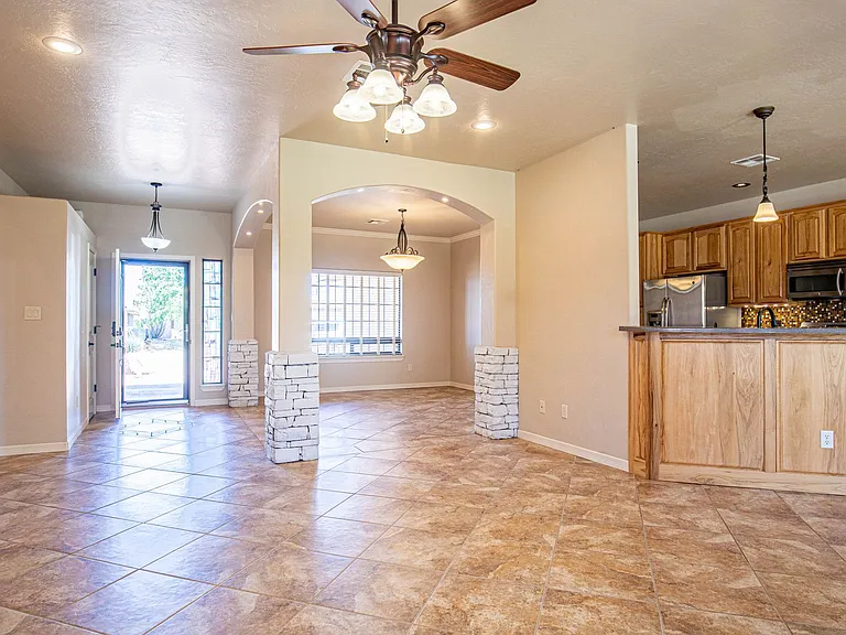 1124 Pajarito Dr — Photo 9