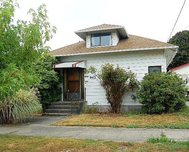 2nd image of 942 NW 62nd St