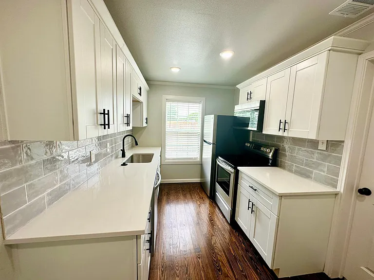 3025 Joyce Dr — Photo 5