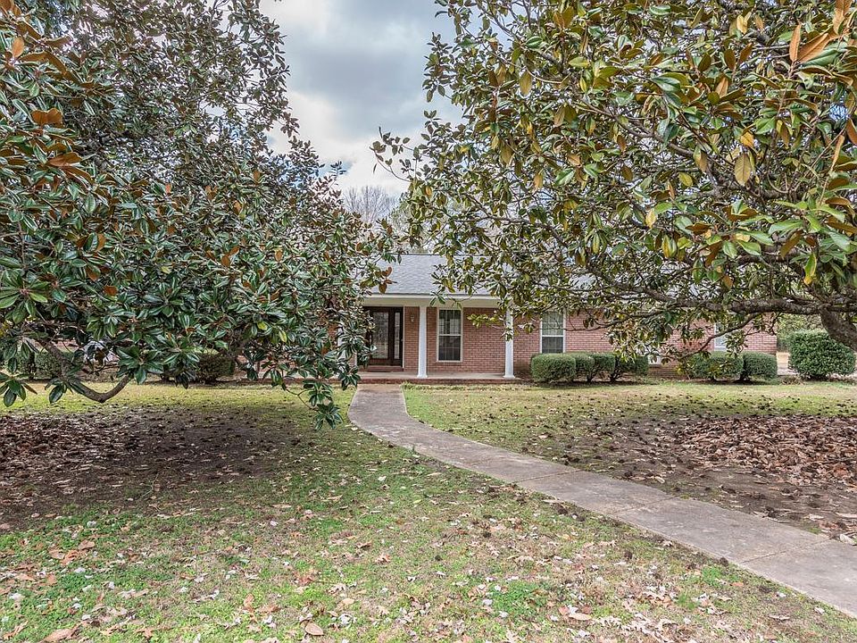1st image of 111 Briarwood Dr