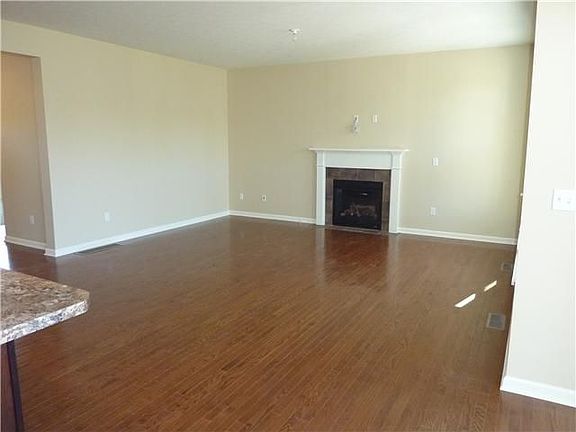 4th image of 188 Kennedy St