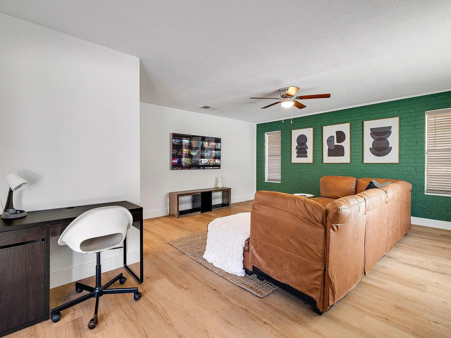 3 bed, 2117 sqft, $5,500 — Photo 4