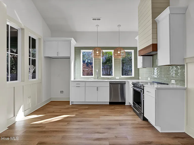 1102 Tree Canopy Way #A — Photo 5