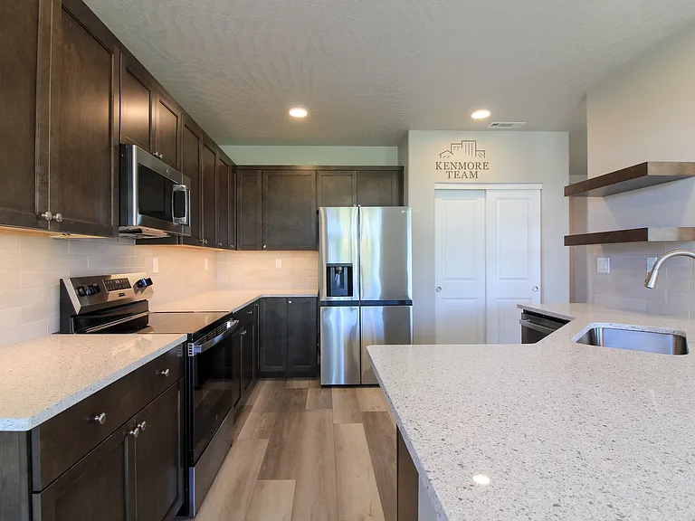 6206 Tyre Dr — Photo 3