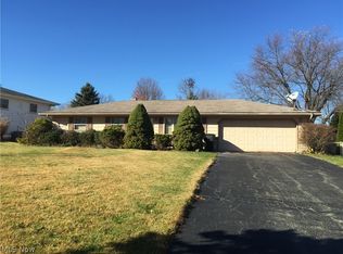 4618 Warwick Dr S, Canfield, OH