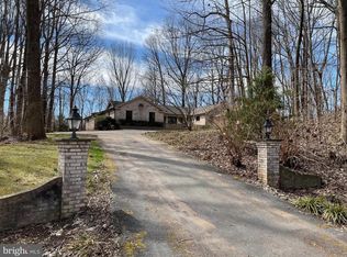 10 Rocky Glen Ct, Brookeville, MD 20833