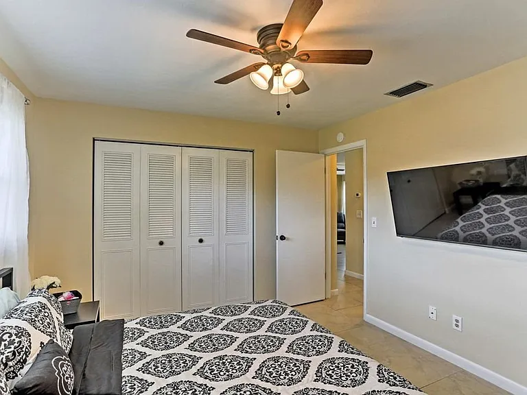 4120 SE 18th Pl — Photo 8