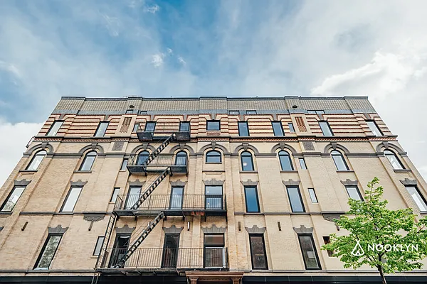 Rented by Nooklyn NYC LLC | media 19