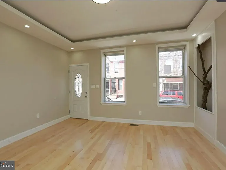 1237 S 20th St — Photo 3