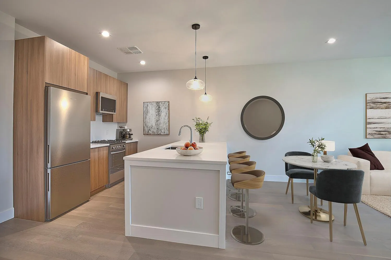 Diana Place — Photo 2