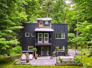15 Lake View Dr, Lake Hill, NY 12448