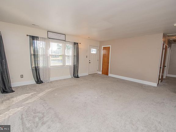 5th image of 8707 Delmar Rd
