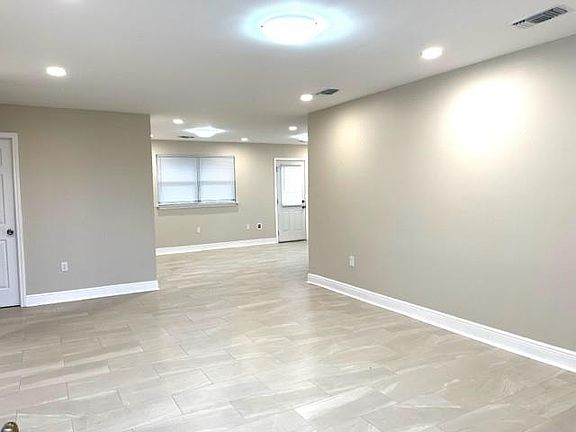 3rd image of 644 Baron Ln