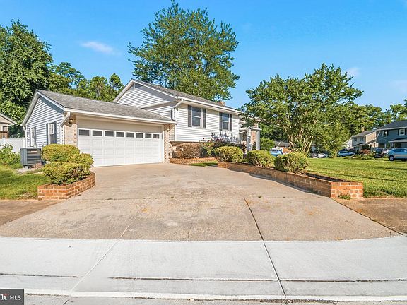 4th image of 336 Regina Ct