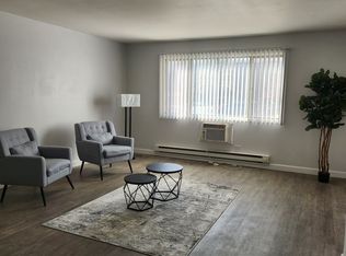 4824 Creekview Rd APT 4, Rockford, IL 61108