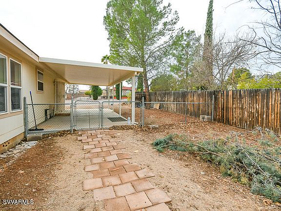 5th image of 636 E Date St