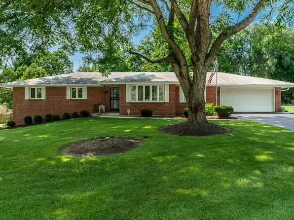 1441 Chokecherry Dr, Rockford, IL 61108