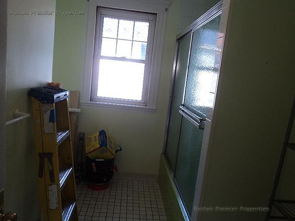 4th image of 35 Spear St APT 3