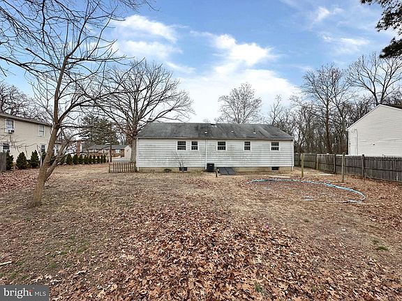 2nd image of 220 Myrtle Ave