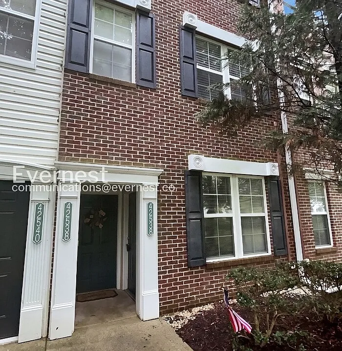 42536 Mayflower Ter