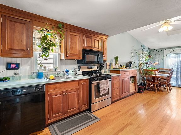 3rd image of 18 Hill View Rd