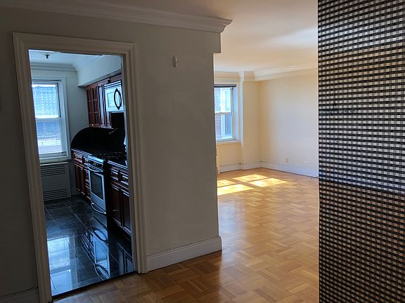 5th image of 6945 108th St APT 9A