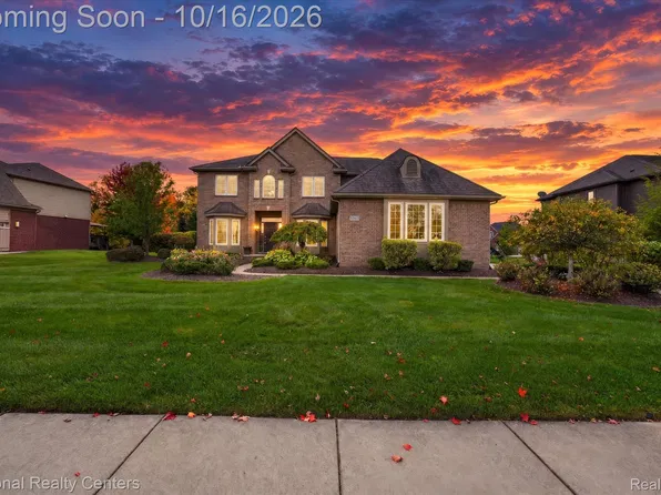 52347 Ferndale Dr, Northville, MI 48167