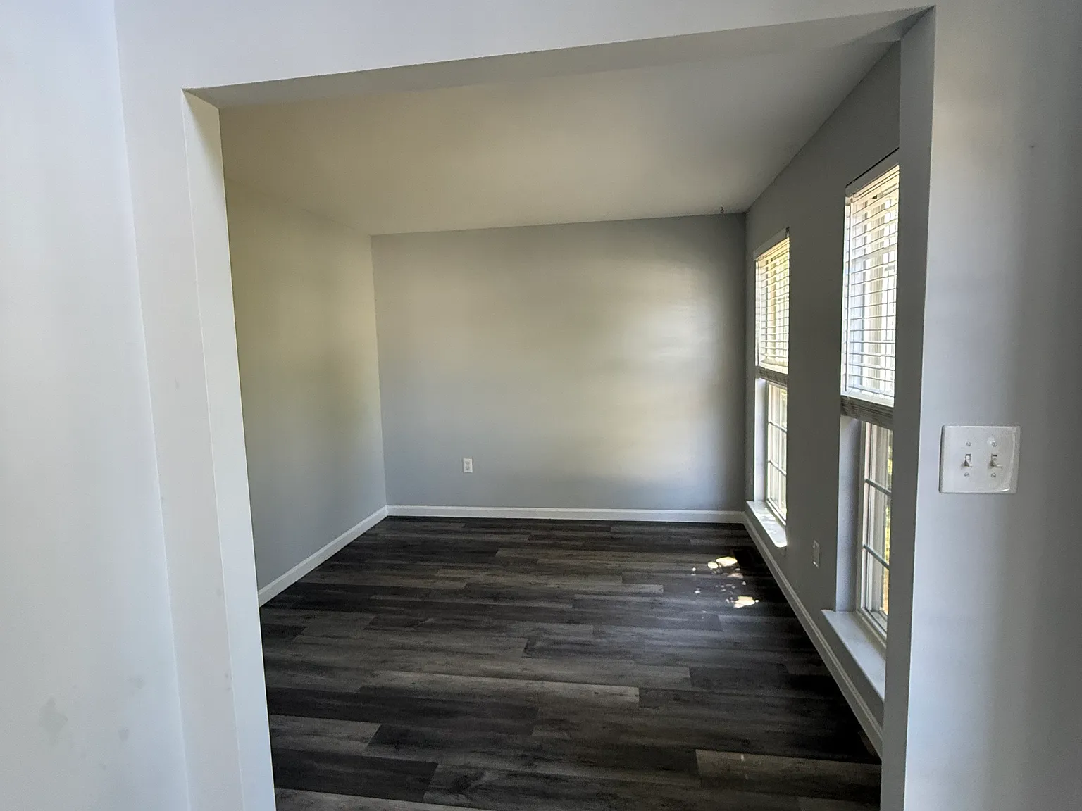 4 bed, 1916 sqft, $2,900 — Photo 2