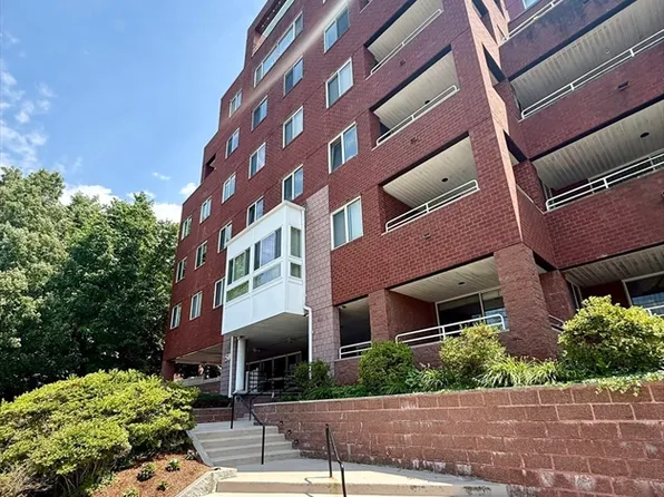 50 Watertown St APT 610, Watertown, MA 02472