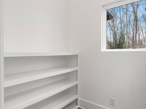 36th image of 925 Weeping Willow Rd #D