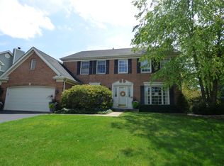 688 Sheridan Ct, Lake Zurich, IL