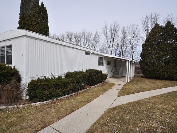 2nd image of 3 N Hiawatha Cir