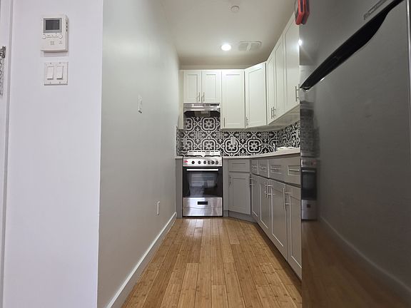 3rd image of 239 Utica Ave APT 2R